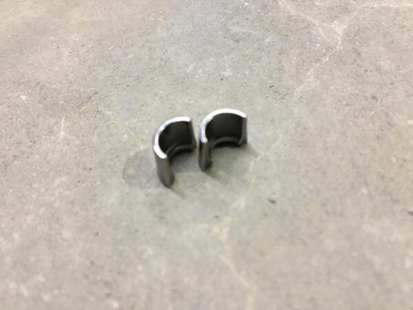 #1992188 VALVE PIN EXC. 320